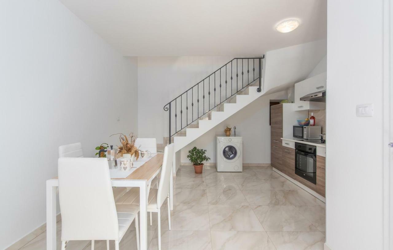 Rosetta Apartment *